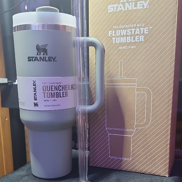 Stanley Other - Stanley Olive Green and Gray Quencher H2.0- 40ozTumbler